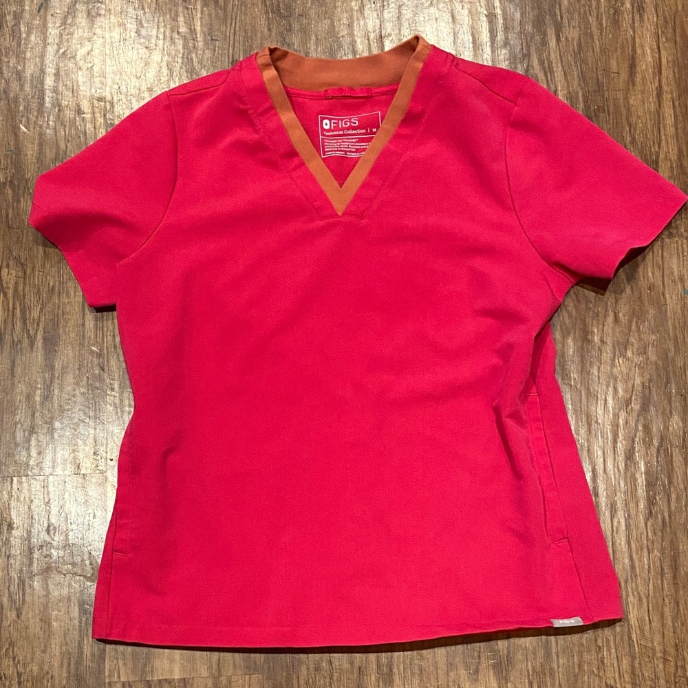 Figs Women's Bright pink V-Neck Short Sleeve Top size medium